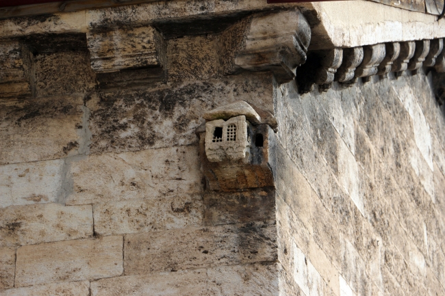Tokat'ta 339 yıllık taştan oyma kuş evi