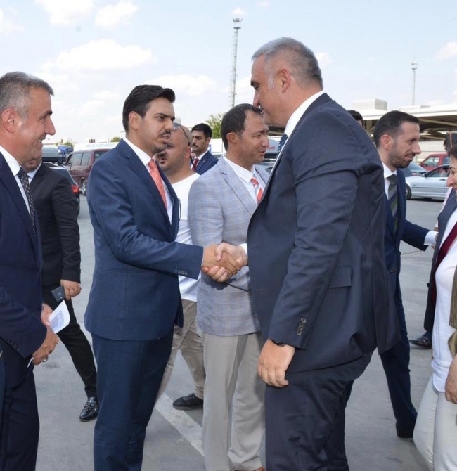 Kültür ve Turizm Bakanı Ersoy Kapıkule'de gurbetçileri ziyaret etti