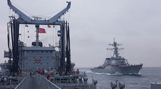 Türk Silahlı Kuvvetleri'nden denizde ikmal eğitimi