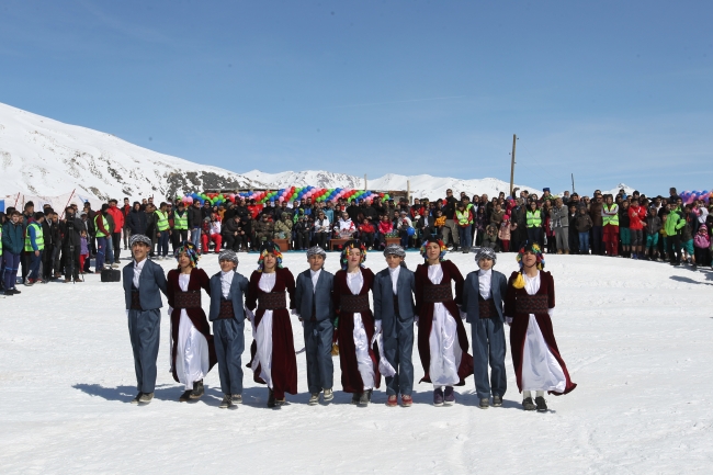 2 bin 800 rakımda kar festivali