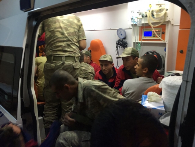Manisa'da rahatsızlanan 64 asker hastaneye kaldırıldı