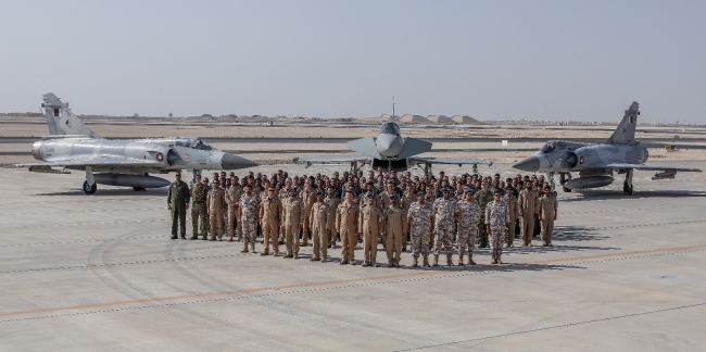 Katar ve İngiltere ortak askeri tatbikat düzenledi