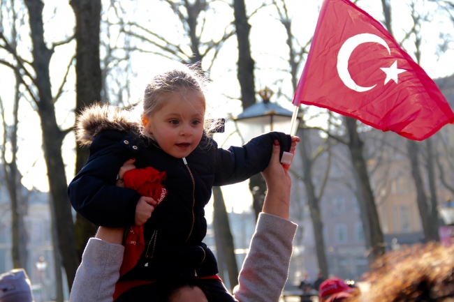 Hollanda'da "TSK’ya destek, PKK’yı protesto" yürüyüşü