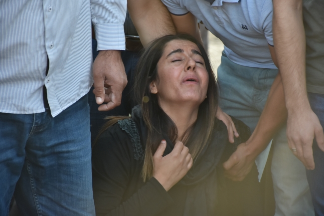 Terör saldırısında hayatını kaybeden TRT Kurdi çalışanının babası toprağa verildi