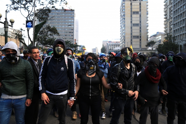 Kolombiya'daki gösterilerde 4 kişi öldü 749 kişi yaralandı