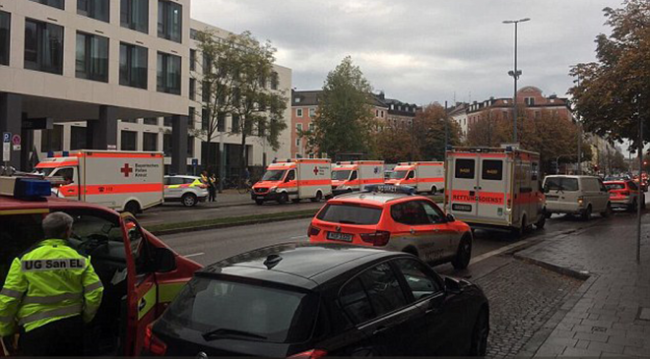 Almanya'da bıçaklı saldırı: 8 kişi yaralandı