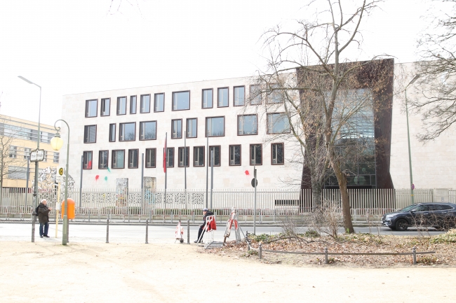 Türkiye'nin Berlin Büyükelçiliği'ne saldırı düzenlendi