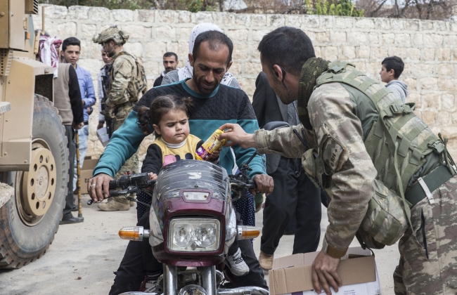 Türk Kızılayı ve AFAD, Afrin'de acil insani yardımlara başladı