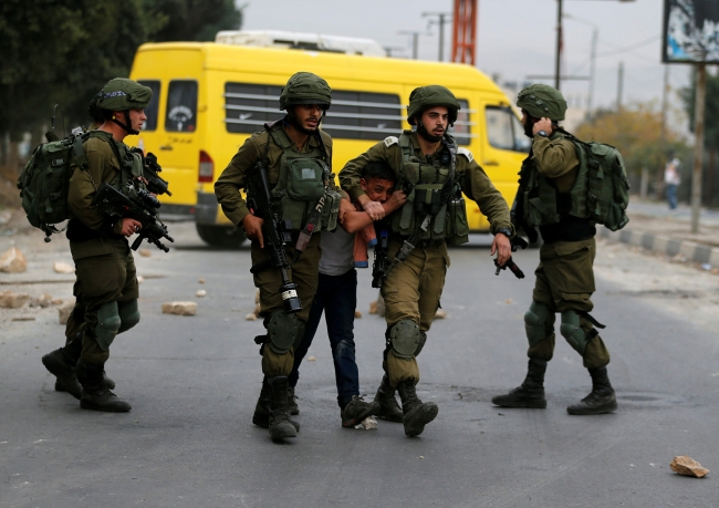 Mescid-i Aksa’nın girişinde arbede: İsrail polisi iki Türk'ü gözaltına aldı