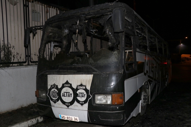 Altay Spor Kulübü'nün takım otobüsü alev alev yandı