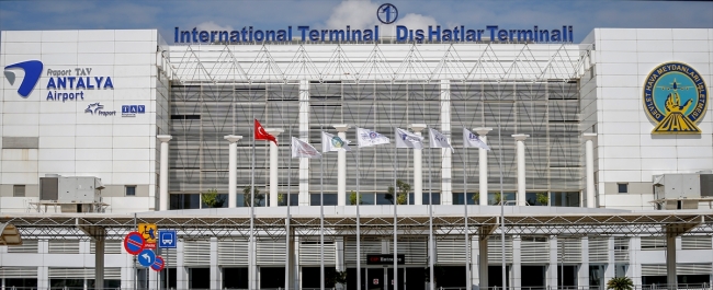 Antalya'da uçak seferleri yeniden başlıyor