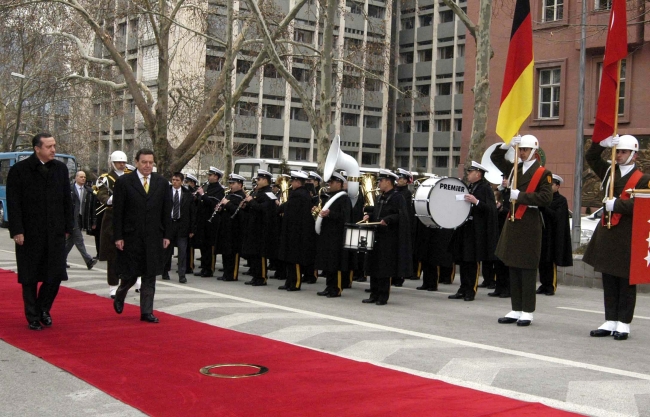 Cumhurbaşkanı Erdoğan'ın Almanya ziyareti ilişkilerde yeni sayfa açacak