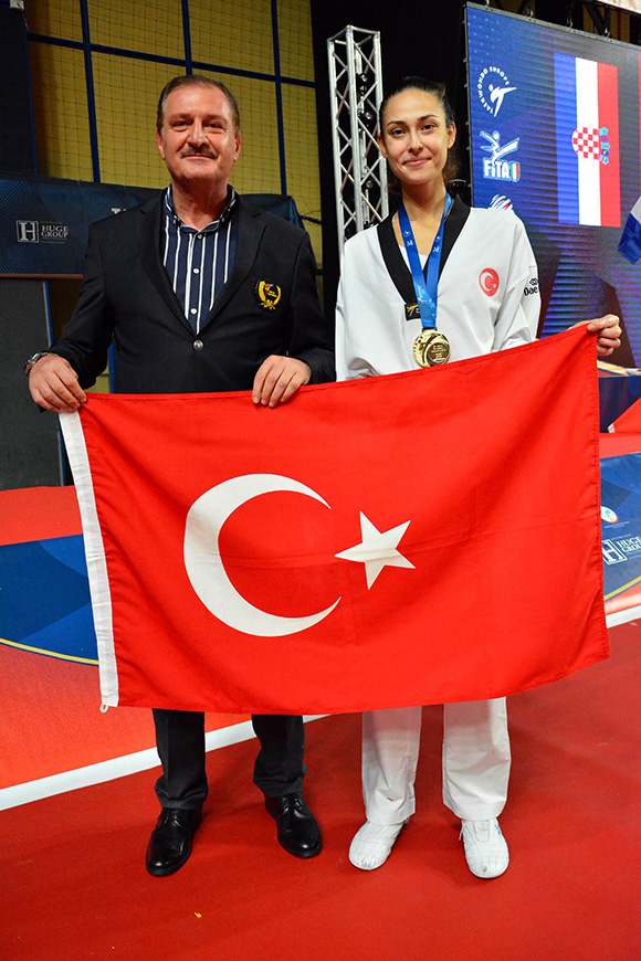 İrem Yaman'dan altın madalya ile Mehmetçiğe selam