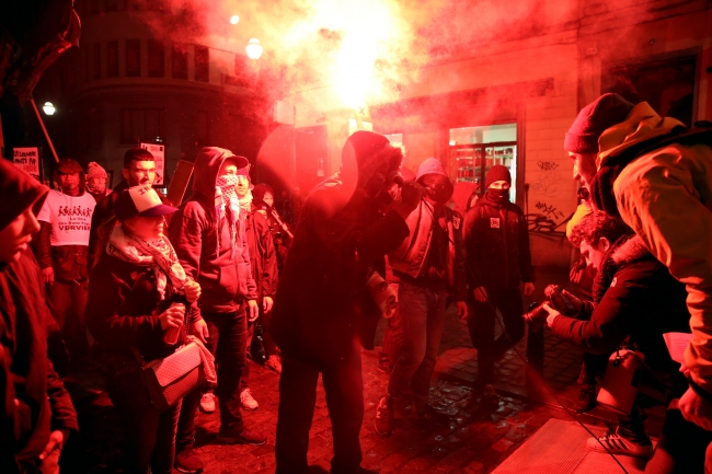 Brüksel'de polis şiddeti protesto edildi