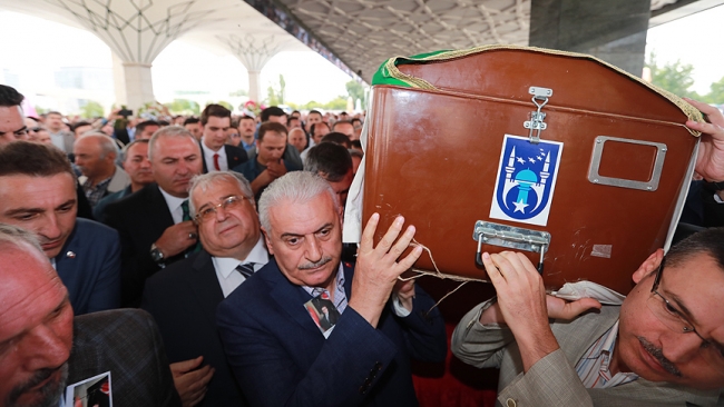 Gelir İdaresi Başkanı Adnan Ertürk son yolculuğuna uğurlandı