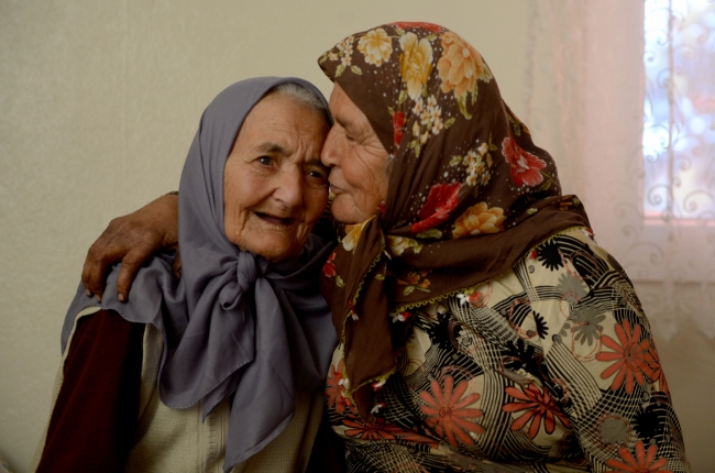 104 yaşındaki Ayşegül nine uzun yaşamın sırrını anlattı