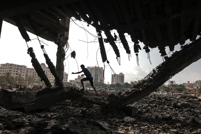 İsrail'den Gazze'ye bir günde 40 hava saldırısı