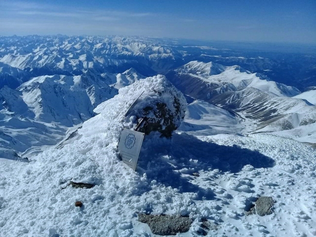 Bursalı dağcı, eksi 40 derecede Avrupa’nın zirvesine tırmandı