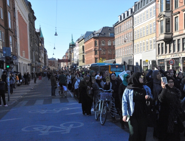 Danimarka’da Müslümanlardan Kur'an’a ve kutsal kitaplara saygı yürüyüşü