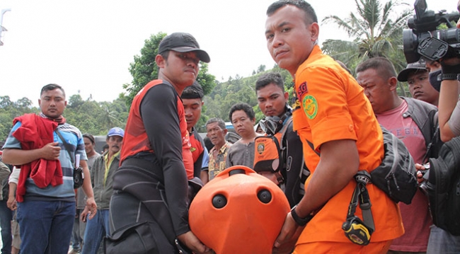 Endonezya'da meydana gelen tekne kazasında kayıp sayısı artıyor