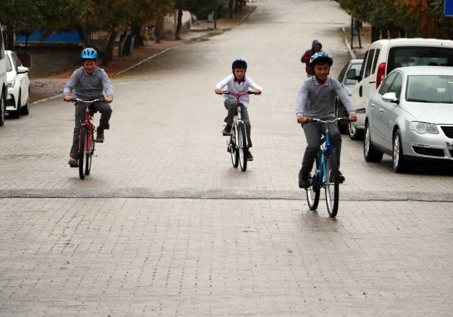 1 saat kitap okuyana ücretsiz çay, kahve ve bisiklet turu