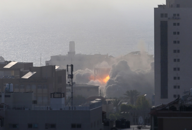 İsrail'den Gazze'ye bir günde 40 hava saldırısı