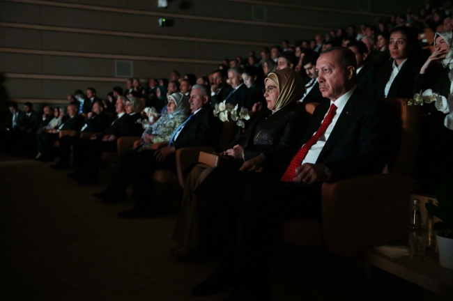 Cumhurbaşkanı Erdoğan, "Gurbet Kuşları" belgeselinin galasına katıldı