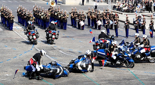 Fransa Ulusal Bayramı kutlamaları talihsizliklere sahne oldu
