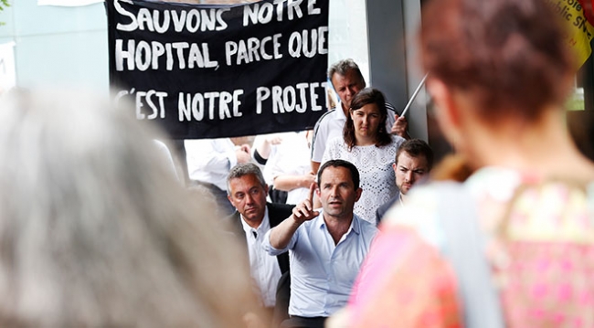 Fransa'da hastane çalışanları, yönetim binasını işgal etti