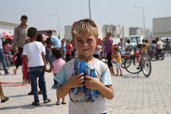 Suriyeli çocukların dondurma sevinci
