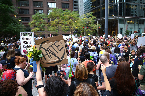 ABD'deki ırkçı gösteriler protesto edildi