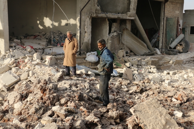 Halep'te pazar yeri bombalandı: 53 ölü