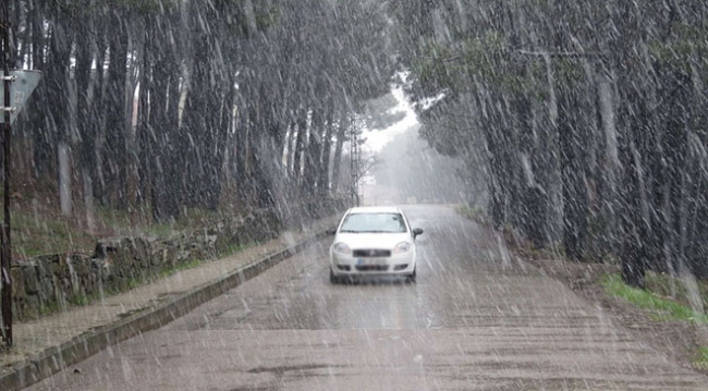 İstanbul'da günlerdir beklenen kar yağışı başladı