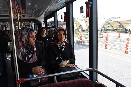 Malatya'da 'pembe trambüs' hizmete girdi