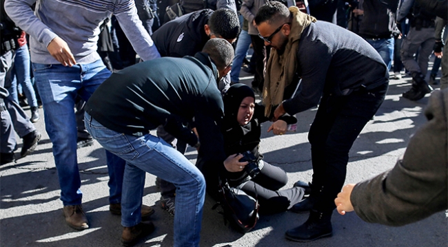 Kudüs, Batı Şeria ve Gazze'deki gösterilerde yaralı sayısı artıyor