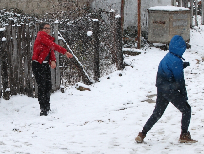 Edirne'ye yılın ilk karı düştü
