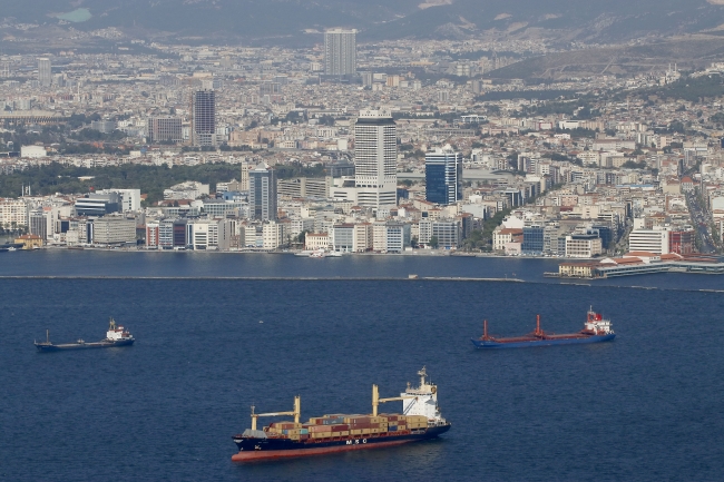 Aliağa, Türkiye'nin ihracat kapısı İzmir Limanı'nı solladı