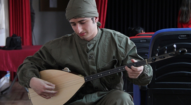 16 yaşındaki Altirikli, 7 çeşit müzik enstrümanını çalabiliyor