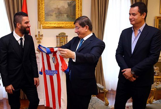 Davutoğlu, futbolcu Arda Turan ile Acun Ilıcalı'yı kabul etti