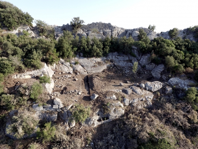 Myra Antik Kenti'nde 2 bin 400 yıllık toplantı yapısı keşfedildi