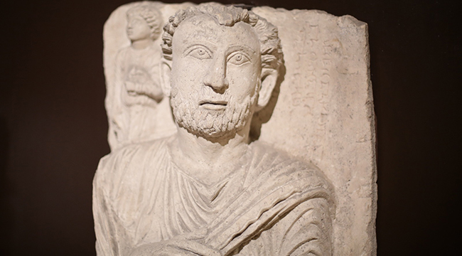 DEAŞ'ın yok ettiği Suriye'deki Palmira'dan gelen tarihi eserler İstanbul'da sergileniyor