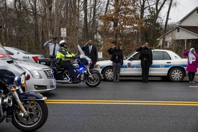 ABD'de öldürülen Müslüman polis son yolculuğuna uğurlandı