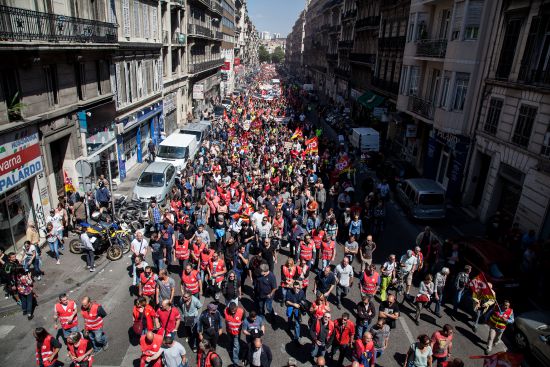 Fransa’da grev ve protesto dalgası dinmiyor