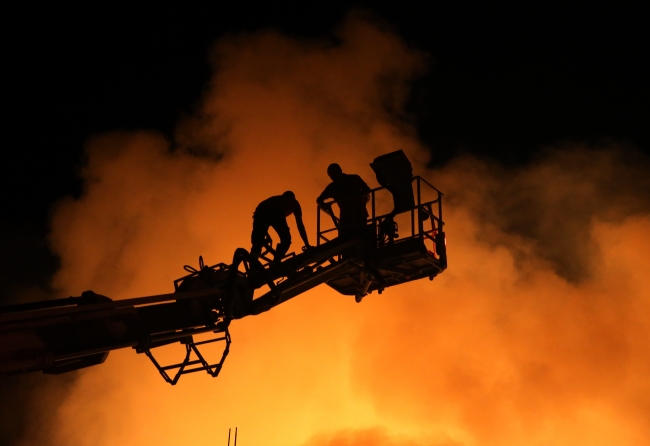 Şanlıurfa'da iplik fabrikasında yangın
