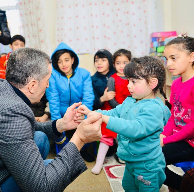 Bakan Selçuk'tan depremzede çocuklara destek eğitimi