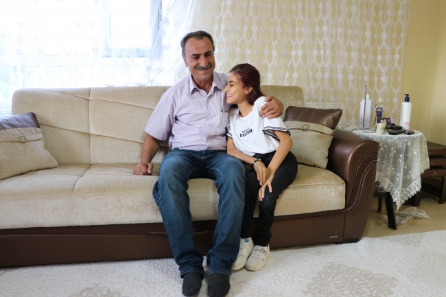 Yürüme engelli Songül işitme engellilere müziği hissettirmek istiyor