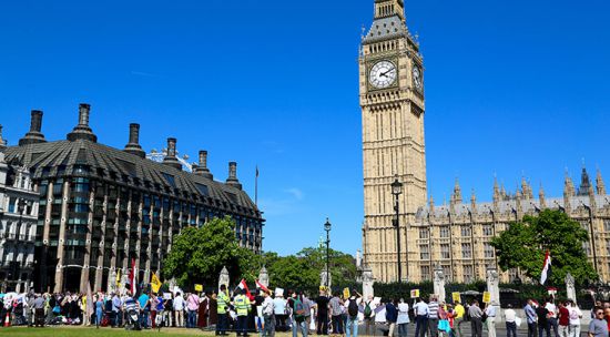 Sisi, İngiltere'de protesto edildi