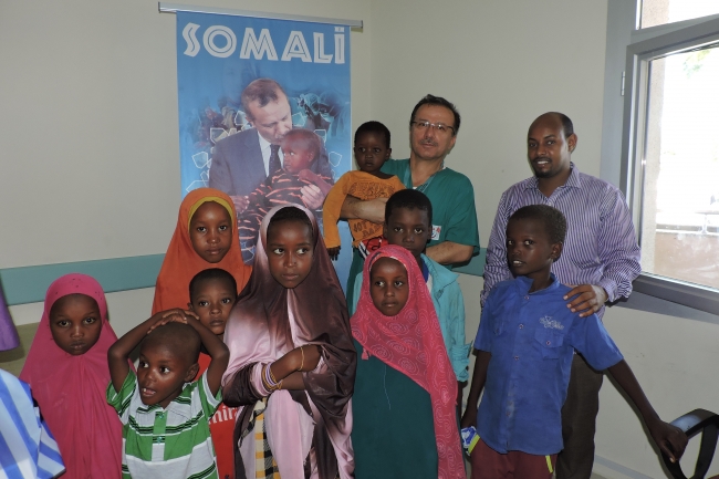 Somali'deki Recep Tayyip Erdoğan Hastanesi şifa dağıtmayı sürdürüyor