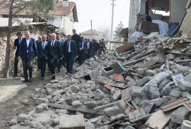 Bakan Soylu: Depremde hasar gören evlerle ilgili çalışmalar başlayacak