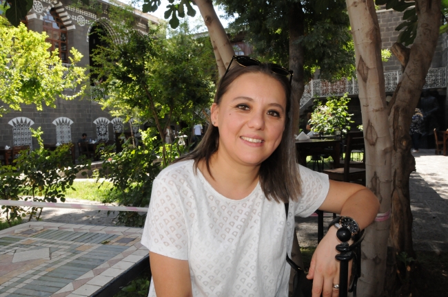 Ay Yapim On Twitter Ne Demis Cahit Sitki Otur Da Sandalye Hatirlasin Sandalye Oldugunu Karasevda Sensizolamam Karasevdadizi